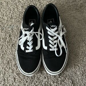 Women’s Vans size 8.5